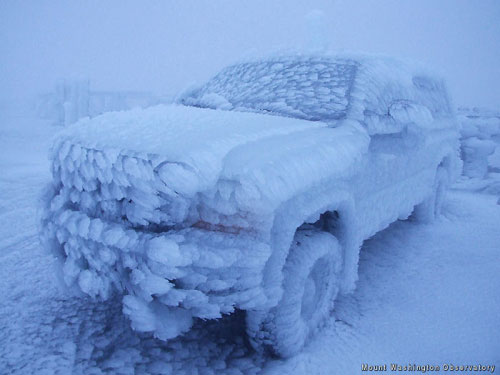 وقتی زمستان ماشین ها را به آثار هنری تبدیل می کند