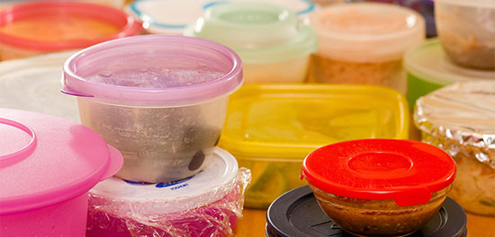 مواد غذایی که نباید در ظروف پلاستیکی نگهداری شوند