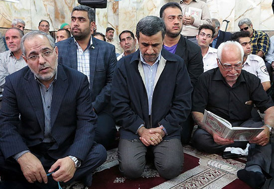 عکس: حاج قاسم و احمدی نژاد در یک مراسم