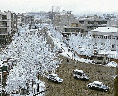 نمایی جالب از خیابان کریمخان در اوایل دهه ۵۰