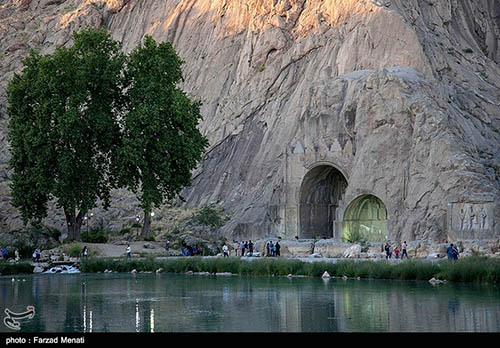 بازگشایی طاق بستان پس از شیوع کرونا