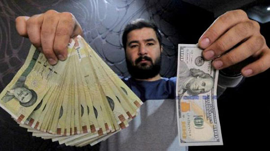 ریزش هراسناک ارزش ریال همچنان ادامه دارد