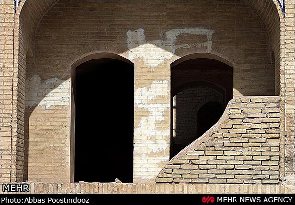 گزارش تصویری از تخریب پل تاریخی «خواجو»!