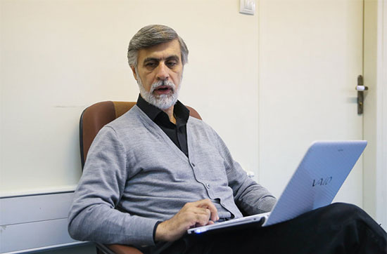 وزیر احمدی‌نژاد بگوید چرا بر تولید تراریخته قفل زدند؟