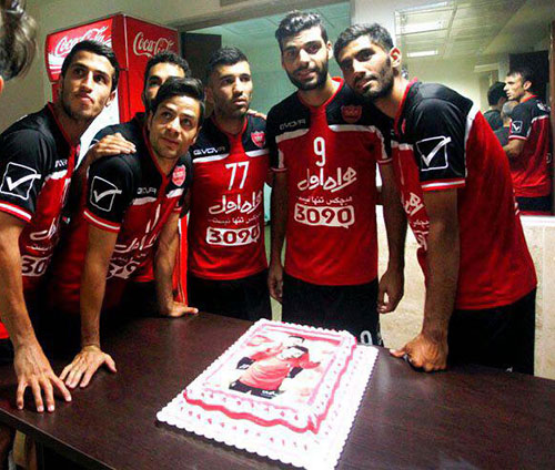 عکس: جشن تولد طارمی در رختکن