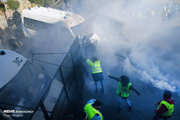 اعتراضات فرانسوی‌ها تمامی ندارد