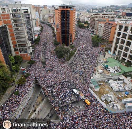 تجمع بزرگ مخالفان دولت مادورو