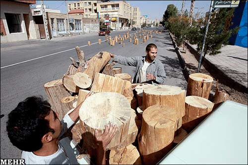 اعتراض جالب یک هنرمند کرمانی/ عکس