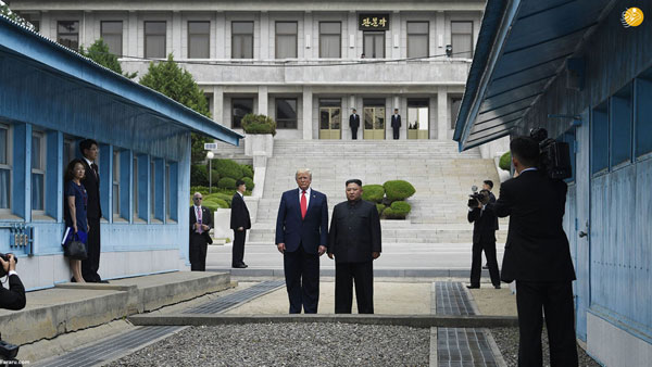 دیدار بی‌سابقه ترامپ و اون در مرز دو کره