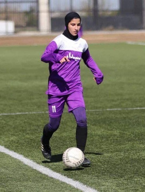 یک دختر فوتبالیست ایرانی، از کما بیرون آمد
