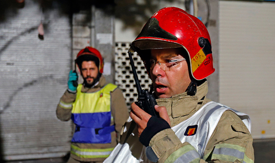 مانور اطفای حریق آتش‌نشانی در بازار تهران