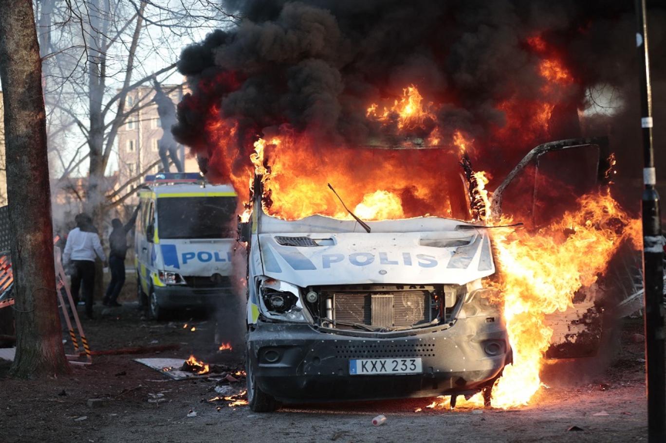 درگیری پلیس با معترضین ضد قرآن‌سوزی در سوئد