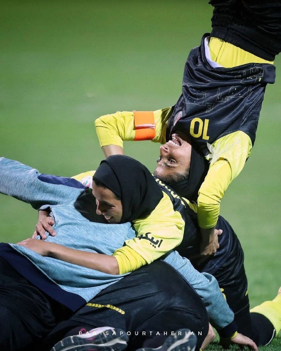 تماشایی‌ترین تصویر از زنان فوتبالیست ایرانی