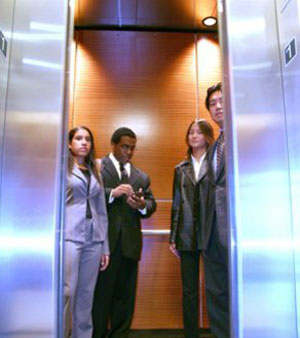 آداب استفاده از آسانسور