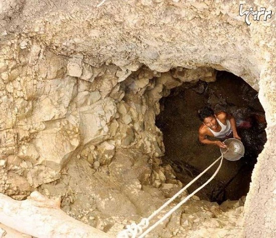 مردی که ۴۰ روز دست تنها برای تامین آب خانواده‌اش چاه کند