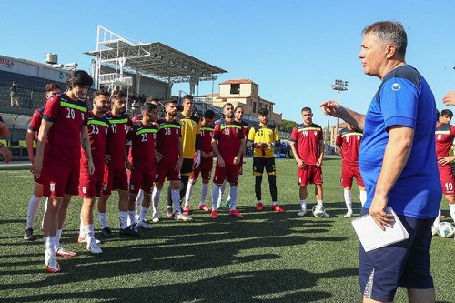 تمرین تیم ملی با حضور تماشاگران در بیروت