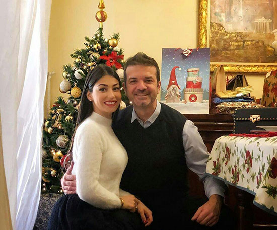 استراماچونی و همسرش در جشن کریسمس