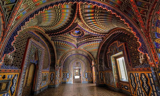 رنگی‌ترین و جذاب‌ترین قصر اروپا +عکس