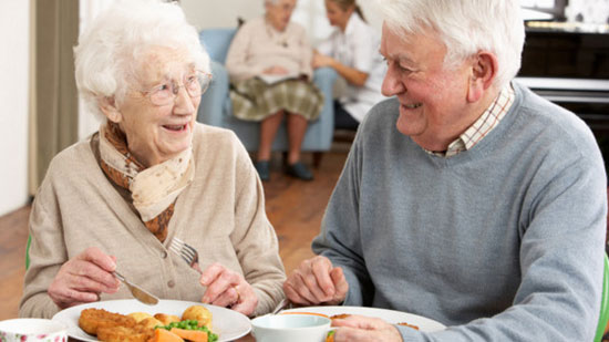 نیازهای تغذیه‌ای سالمندان برای زندگی سالم