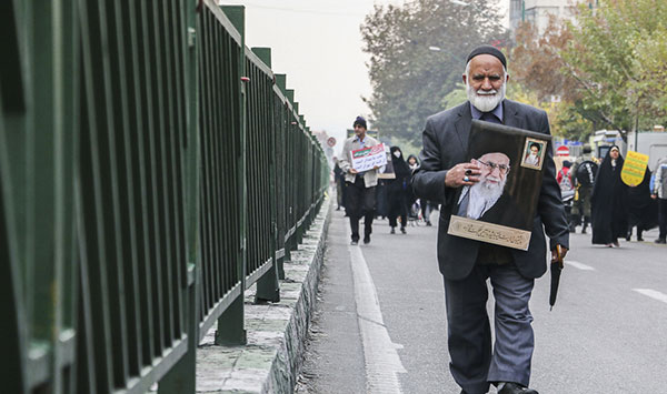 تجمع مردم تهران در اعتراض به حوادث اخیر