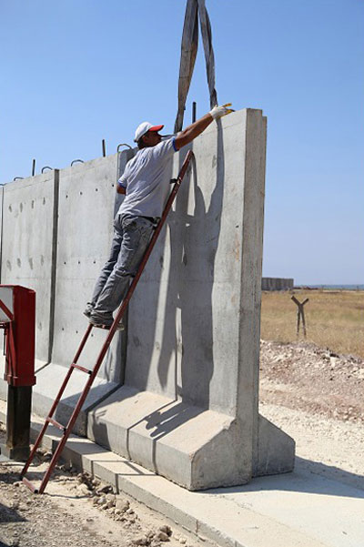 عکس: دیوارکشی ترکیه از ترس داعش