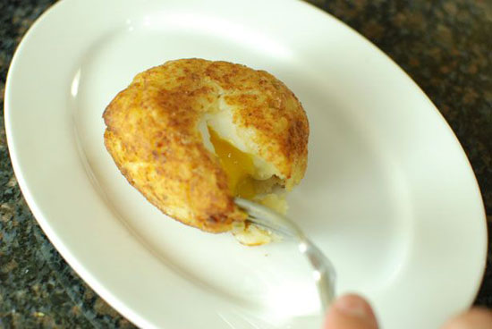 طرز تهیه تخم مرغ با روکش پوره سیب زمینی