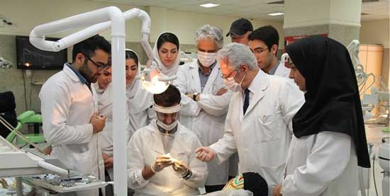 ایرانی‌،تابعیتِ افغانستانی می‌گیرد تا پزشکی بخواند!
