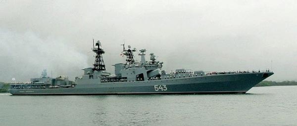 کشتی جنگی روسیه در بندرعباس پهلو گرفت