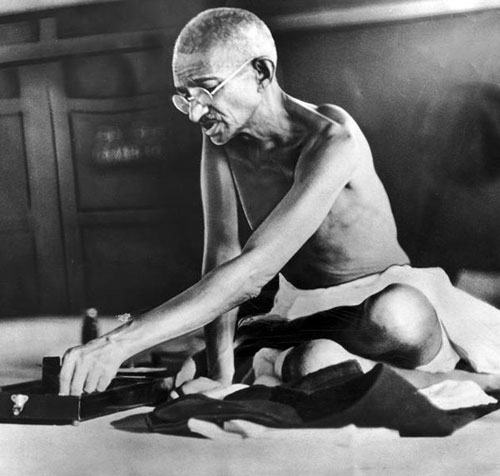 عکس: ماهاتما گاندی؛ مبارز نجات بخش