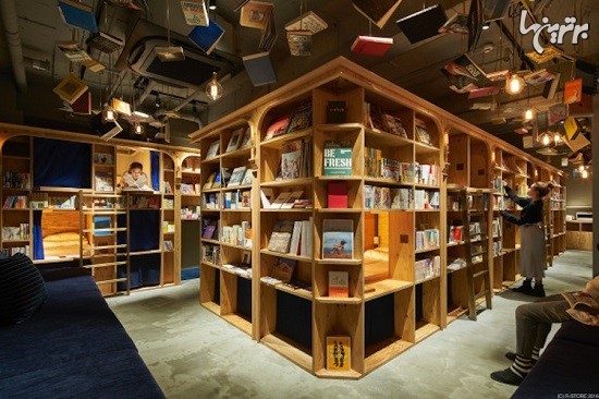 در این کتابفروشی می توانید در قفسه کتاب بخوابید!