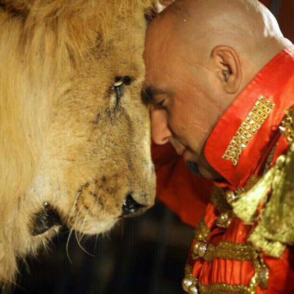 داریوش، پیرترین شیر جهان در شیراز جان سپرد