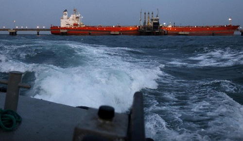 ۱۵میلیارد دلار نفتِ فروشیِ ایران در زمین و دریا
