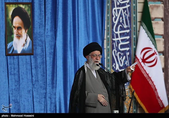 عکس: اقامه نماز عید فطر به امامت رهبری