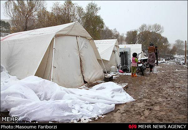 تصاویر: مناطق زلزله زده در محاصره برف...