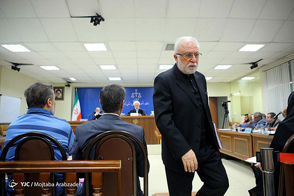 تصاویری از جلسه دادگاه علی دیواندری