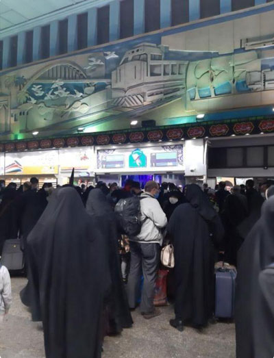 تصویری از مسافران منتظر برای سفر به مشهد