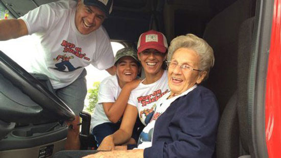 آرزوهای عجیب مادربزرگ 97 ساله +عکس