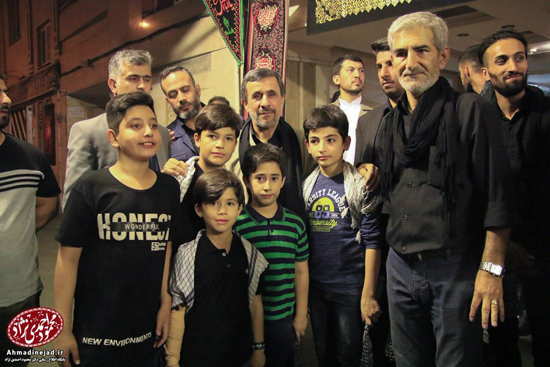 حضور احمدی‌نژاد در دسته‌های عزاداری
