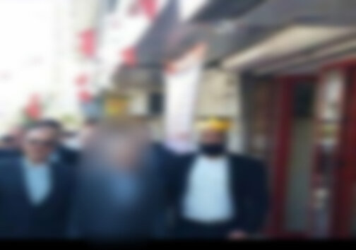 بادیگارد‌هایی که کاندیدای انتخابات با آن‌ها پُز می‌دهند