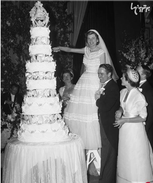 وقتی چهره‌ها بر سر اندازه کیک عروسی رقابت می‌کنند!