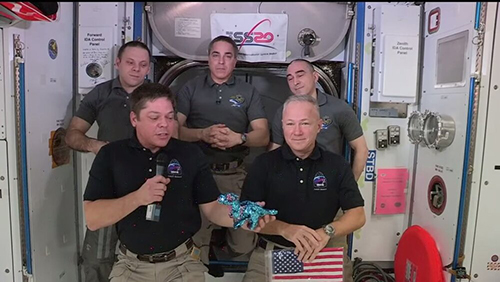 کپسول کرو دراگون فضانوردان ناسا را برمی‌گرداند
