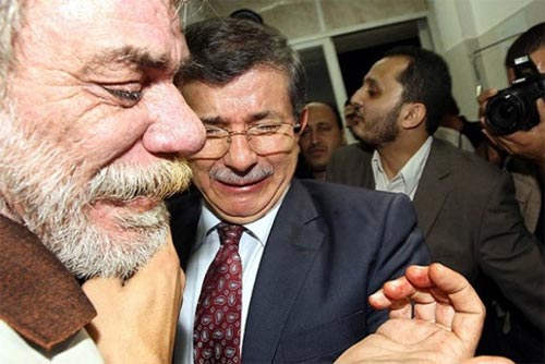 تصویری از گریه وزیر خارجه ترکیه در غزه