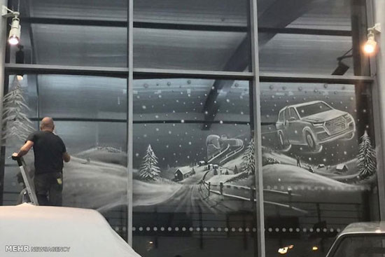 عکس: نقاشی هوای برفی در شیشه