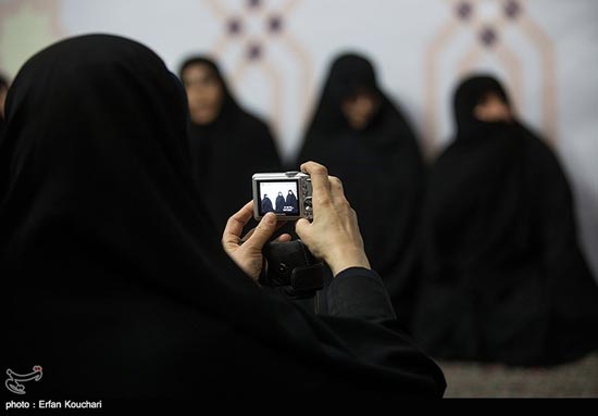 عکس: همسر روحانی در مرقد امام (ره)