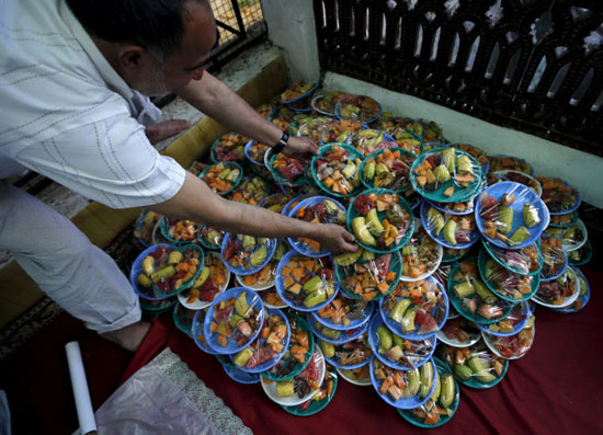 مسلمانان جهان چگونه افطار میکنند؟ +عکس
