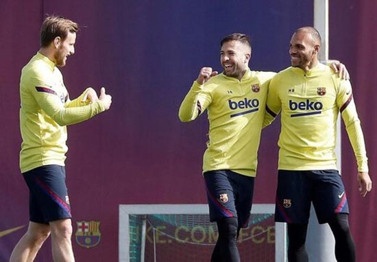 تصاویری از بازگشت بازیکنان بارسلونا به تمرینات