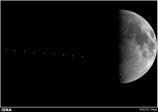 تصاویر دیدنی از بازی زحل در اطراف ماه