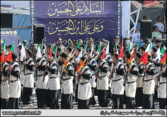 مراسم رژه نیروهای مسلح با حضور روحانی