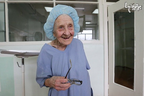 پیرترین جراح دنیا که هنوز کار می کند