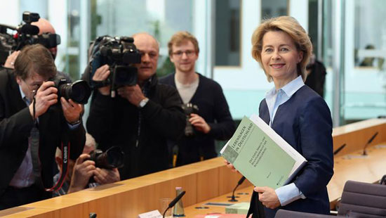 اولین وزیر دفاع زن در آلمان +عکس